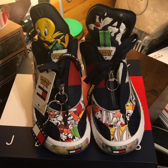 tommy looney tunes australia